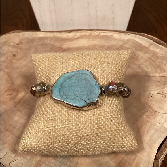 Howlite Stretch Bracelet - Picture 2 of 3